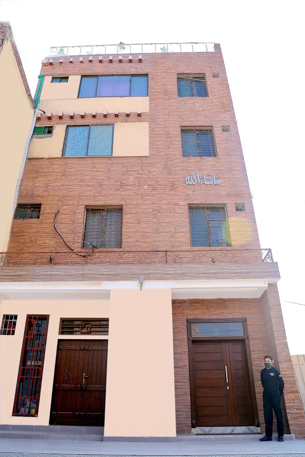 Front of Rabia Hall Girls Hostel Branch 1 building on Siddiquia Road, Gulgasht Colony, Multan
